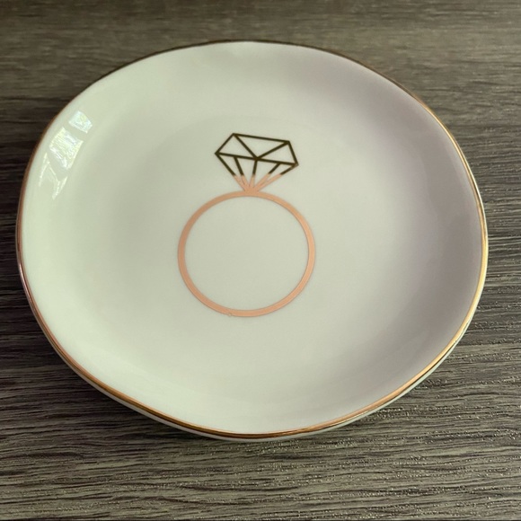 BNIB Diamond Engagement Ring Dish - Picture 1 of 3